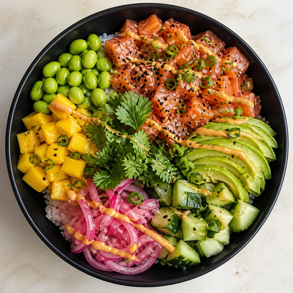 Hawaii bowl with soy-marinated salmon, mango and avocado
